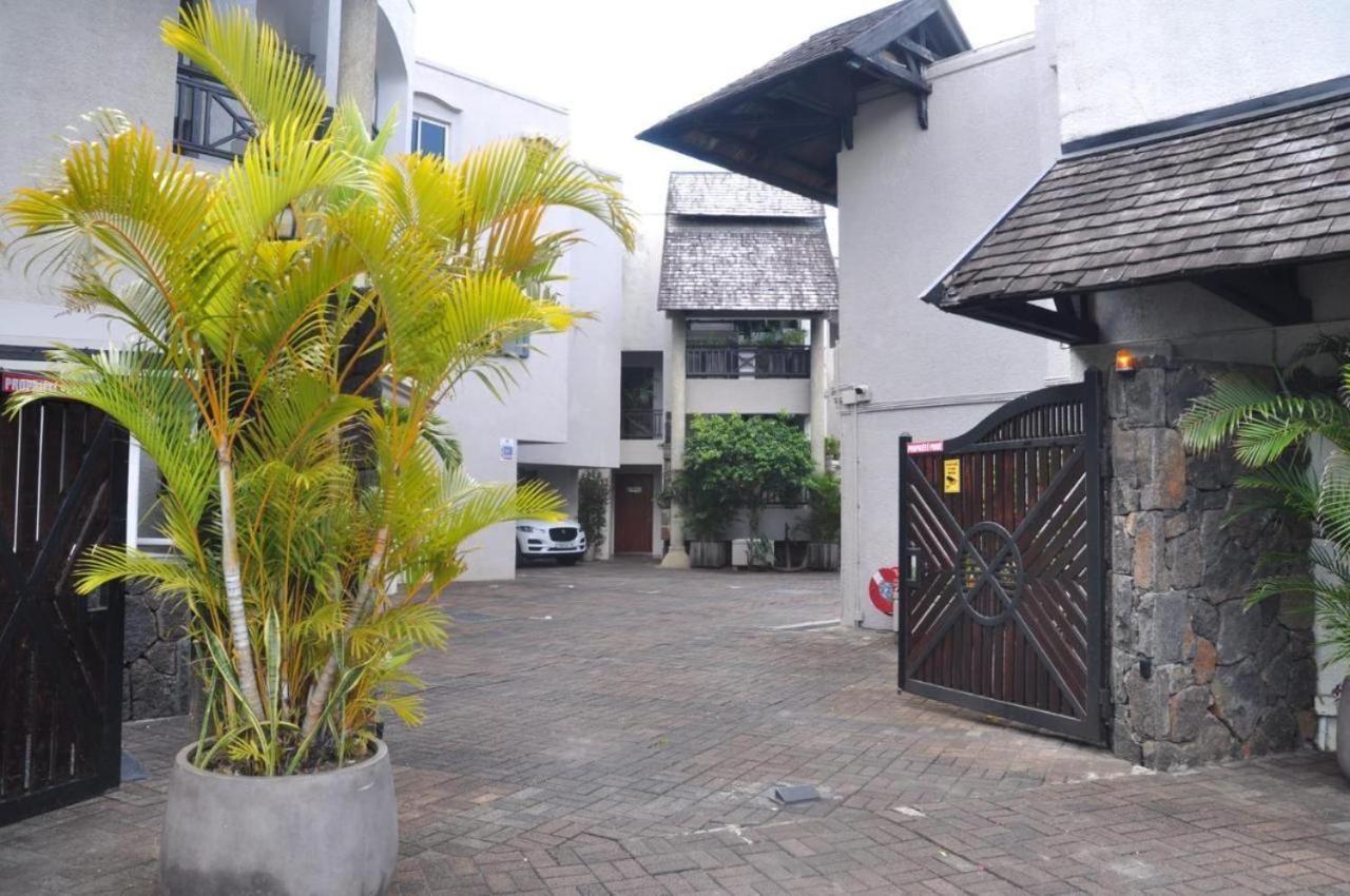 Sunset Boulevard, Grand Baie Exterior photo